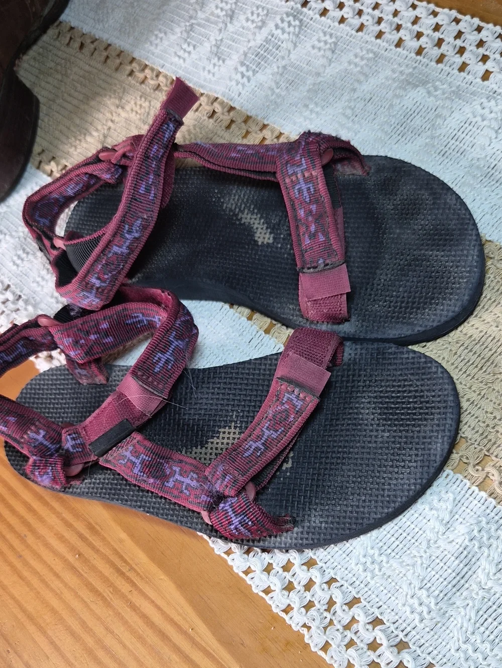 Teva Pink and Black Patterned Strap Sandals Southwestern/Aztec 6